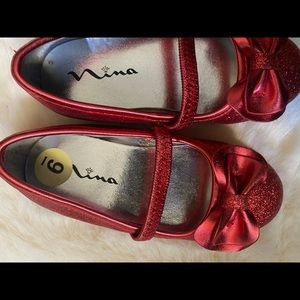 Toddler girls red glitter shoe